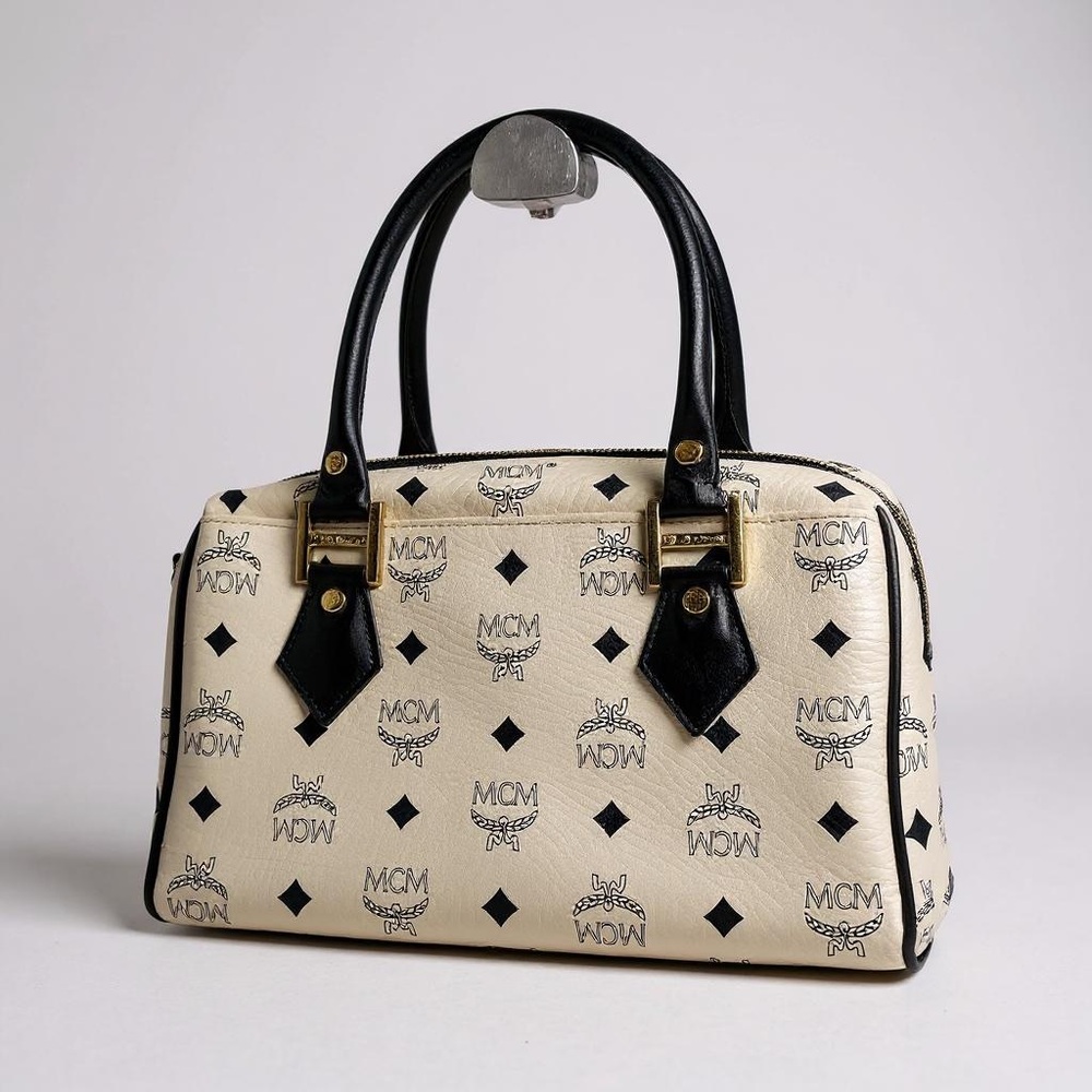 MCM White and Black Boston - Picture 9 of 9